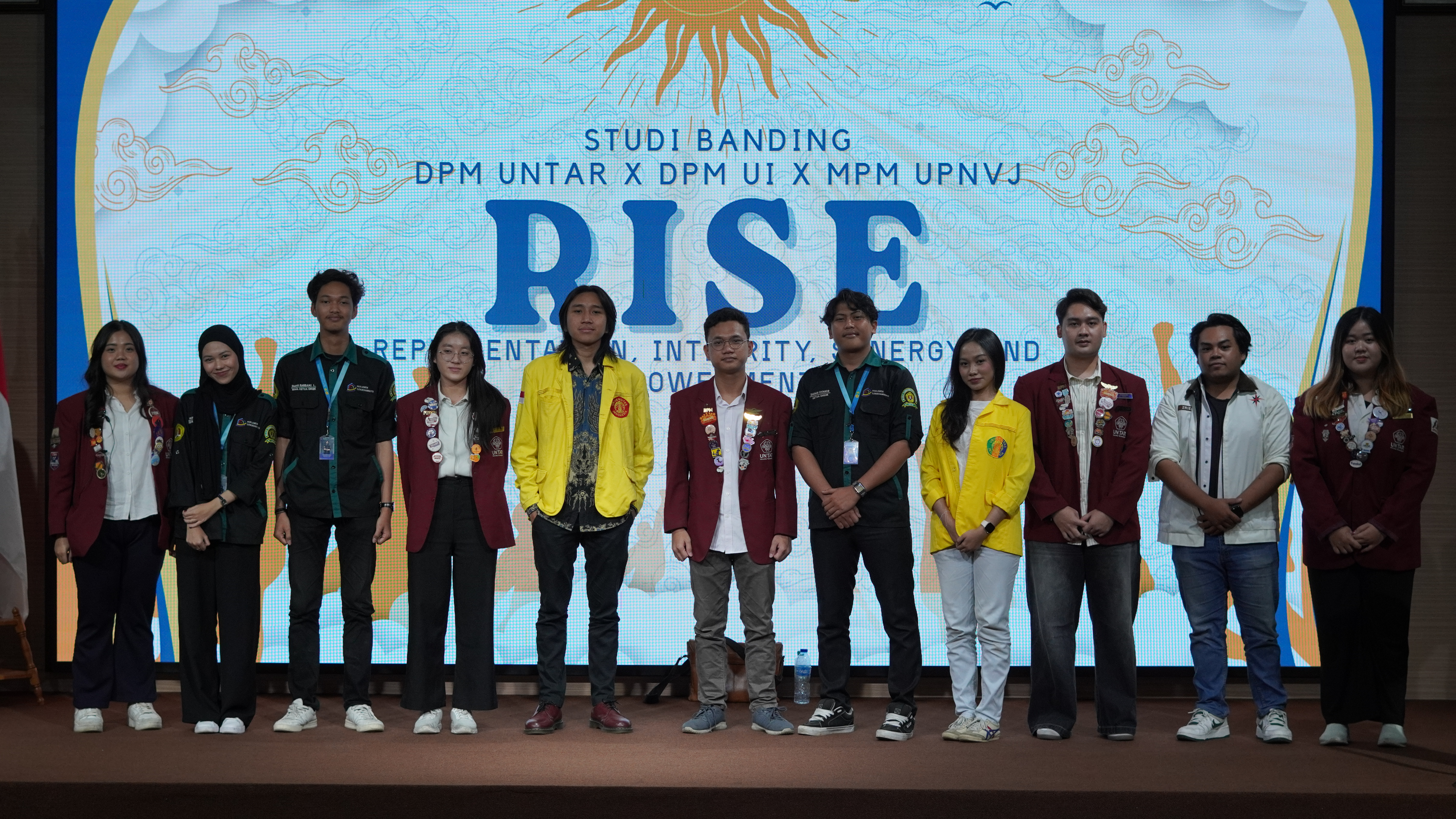 Studi Banding 14