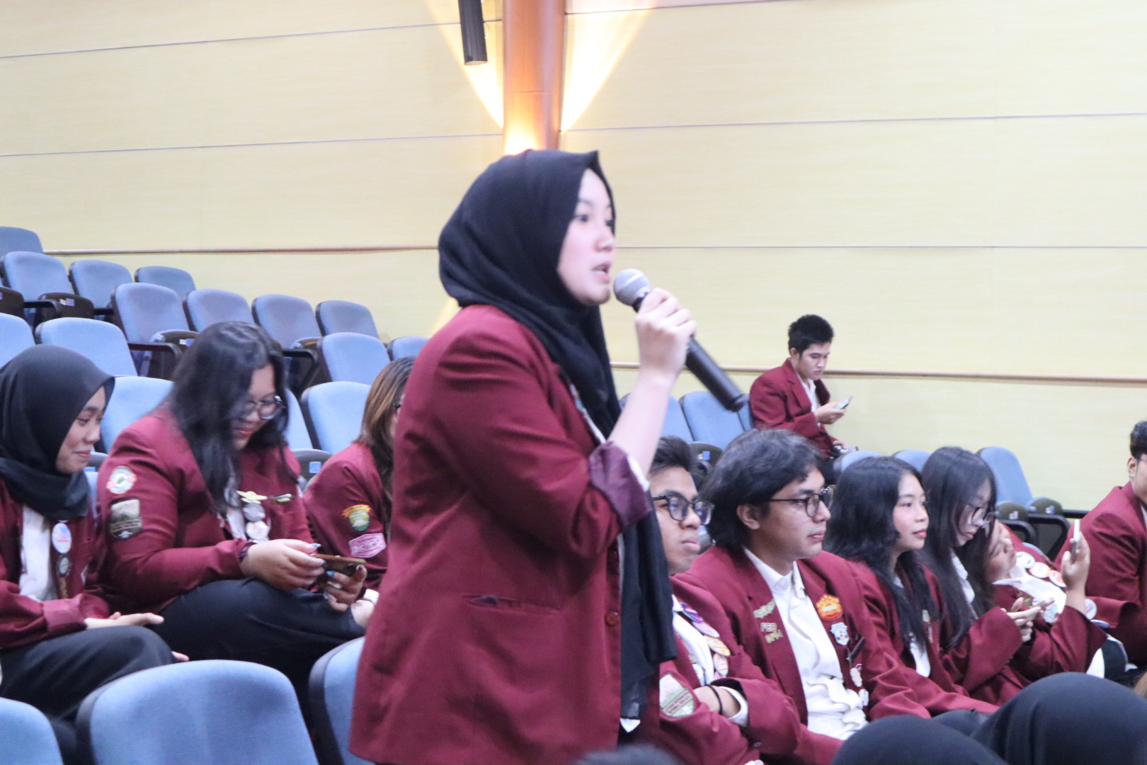 Studi Banding 7